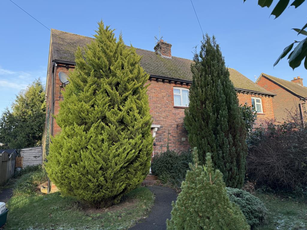 Lot: 158 - SEMI-DETACHED HOUSE IN NEED OF REFURBISHMENT - View of Semi in need of Refurbishment
